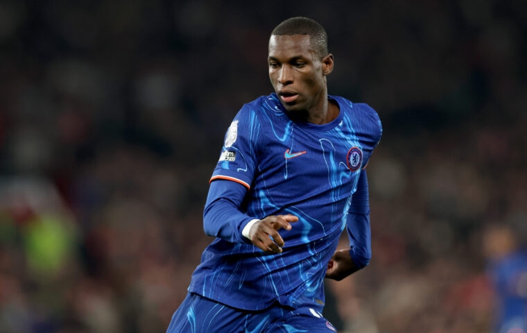 Manchester United hold talks with Nicolas Jackson's agents