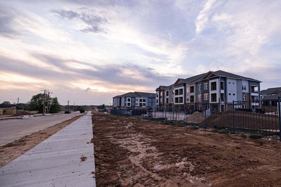 Arlington has more than enough apartments and temporary residents