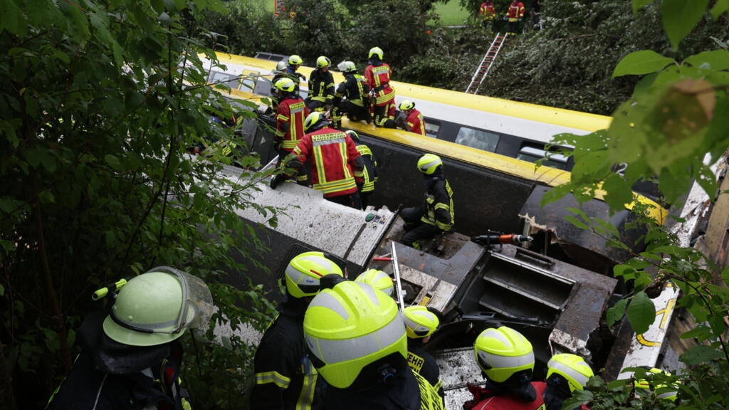 Three dead, several injured after regional train derails in southwestern Germany