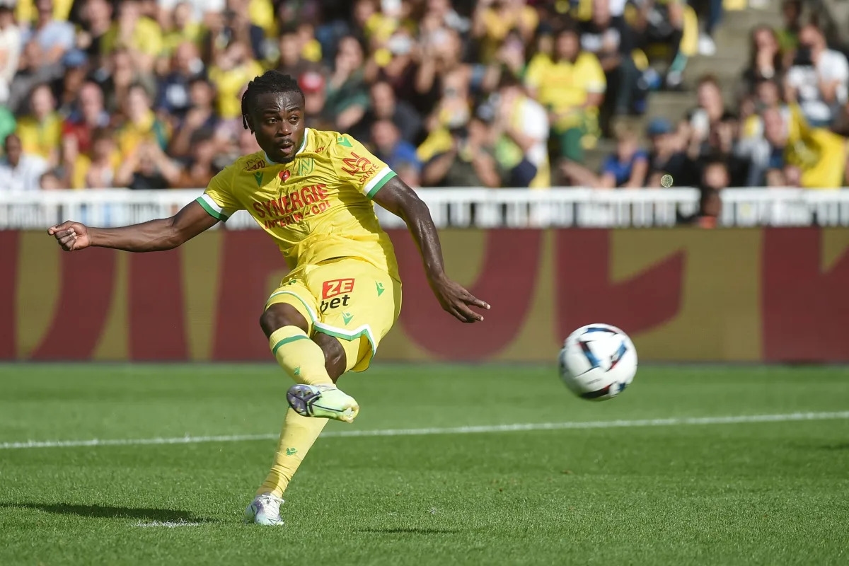 Moses Simon joins Paris FC from Nantes