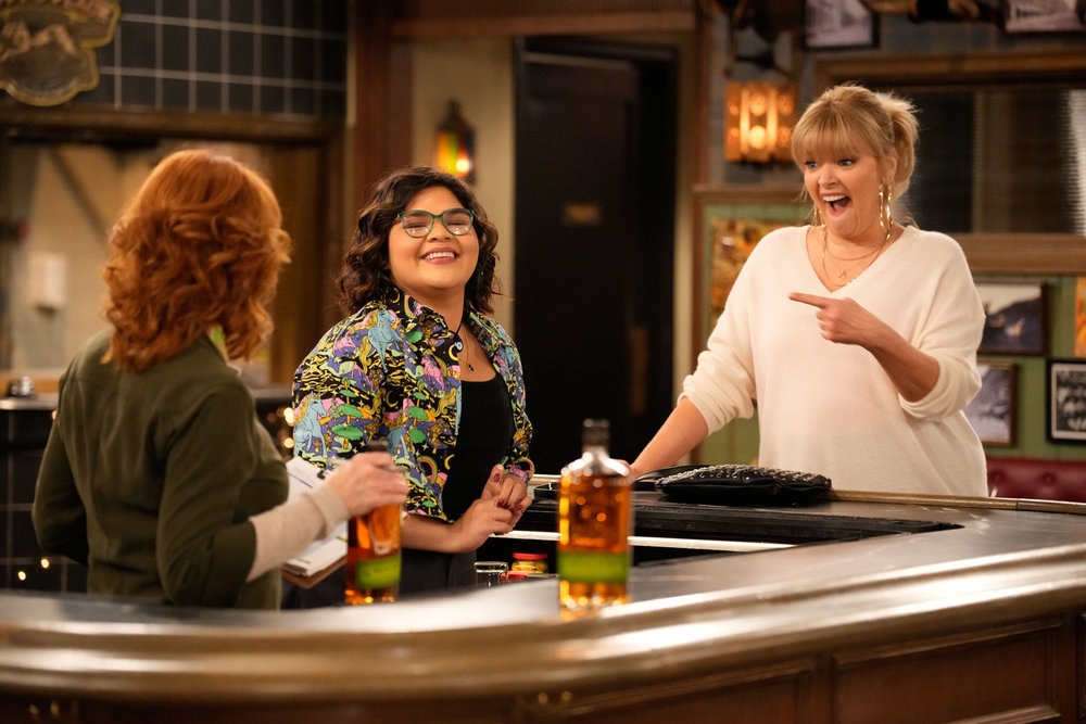 ‘So indescribable and special': ‘Happy's Place' stars Belissa Escobedo and Melissa Peterman on working with Reba McEntire