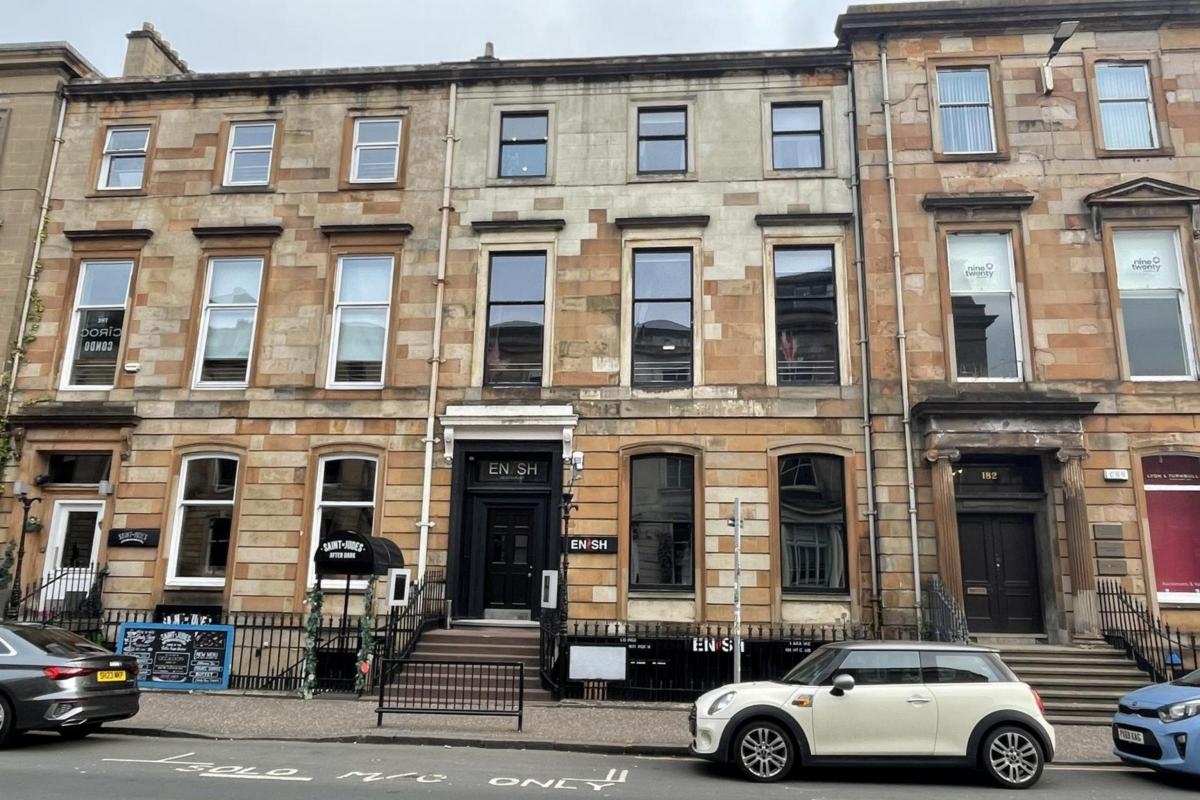 Popular city centre townhouse venue on the market