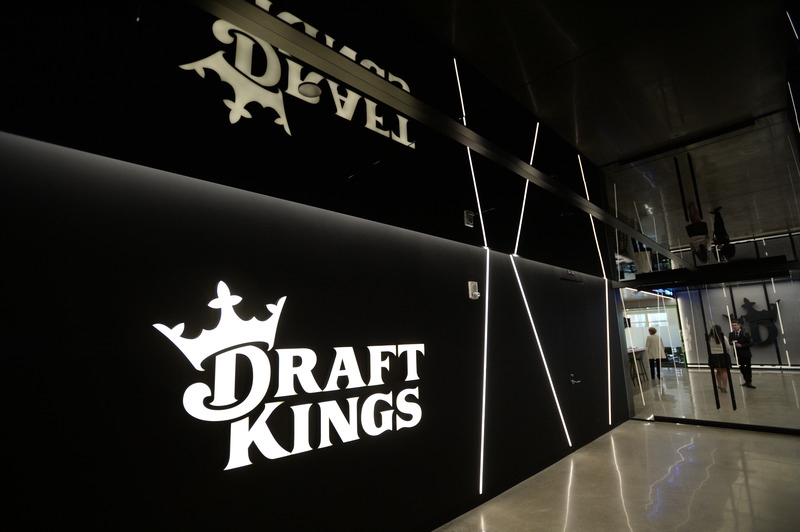 Bernstein Reaffirms Buy Rating on DraftKings, Citing Live Betting and Jackpocket Synergies