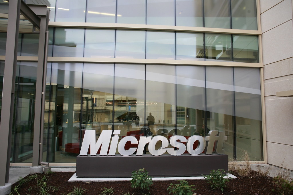 Microsoft (MSFT) Gets $600 Price Target—Oppenheimer Calls It a Long-Term AI Winner
