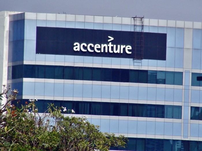 Stifel Reaffirms Buy Rating on Accenture After Q3 Earnings Beat and Solid Growth