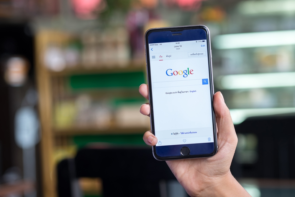 Alphabet's (GOOGL) AI Overviews Are Monetizing Well—Analysts See Upside Ahead