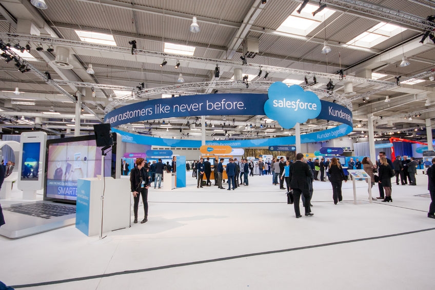 Despite Limited Near-Term Catalysts, Oppenheimer Reaffirms Salesforce (CRM) at Overweight