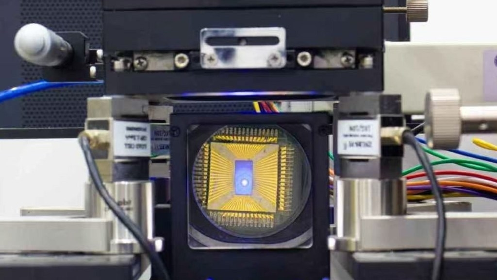 Researchers unveil world's first soft probe for non-destructive micro-LED testing