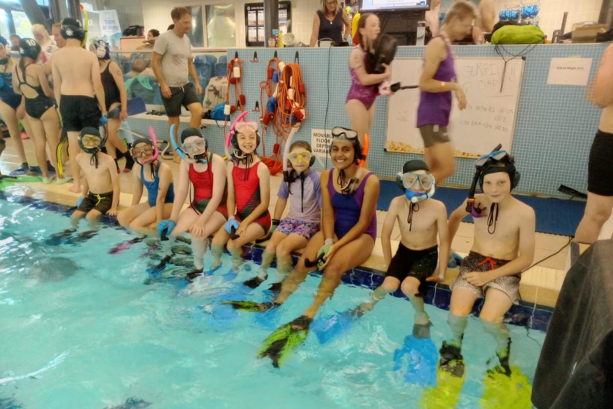 Isle of Wight juniors take bronze at national underwater hockey event
