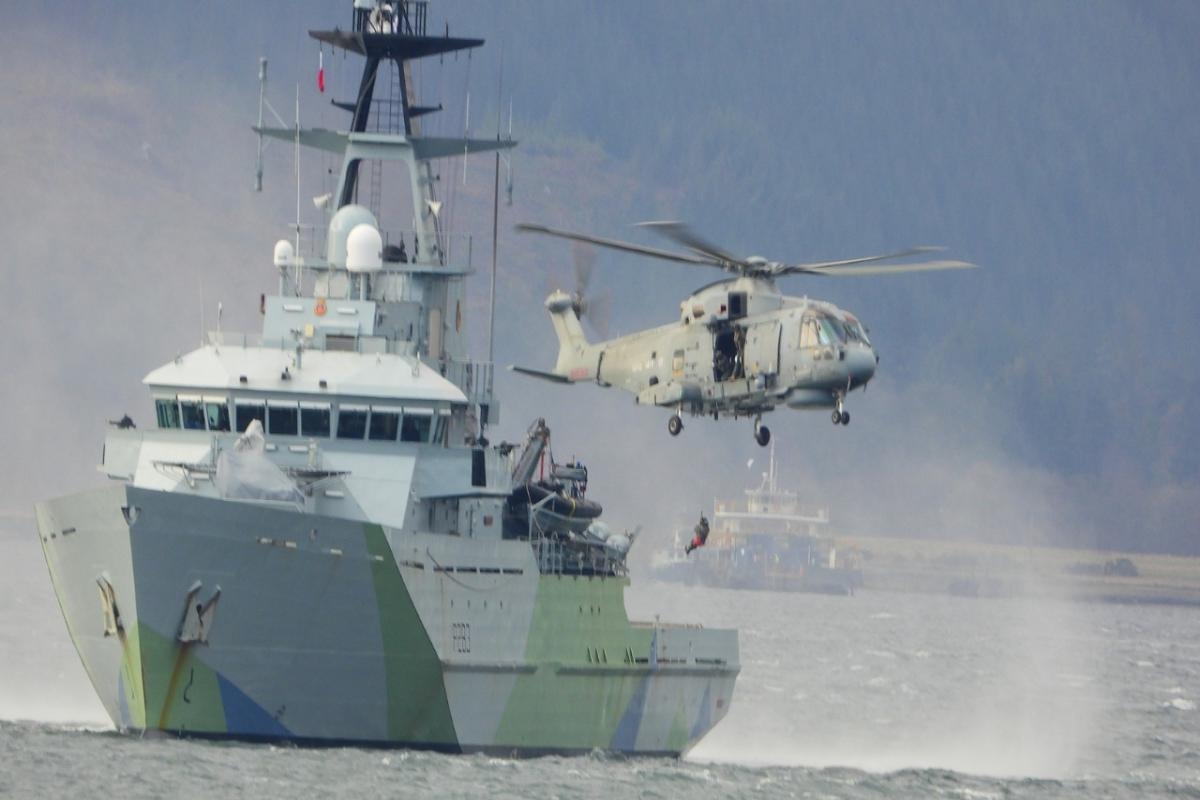 Royal Navy shadows Russian warship off Isle of Wight in security mission