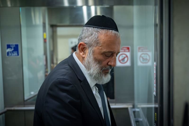 Arye Deri denies telling Shas MKs to prepare to leave gov't coalition in coming days