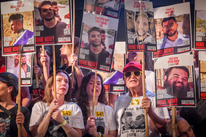 Former senior Shin Bet official: 'This is the only way Israel can bring the hostages back'