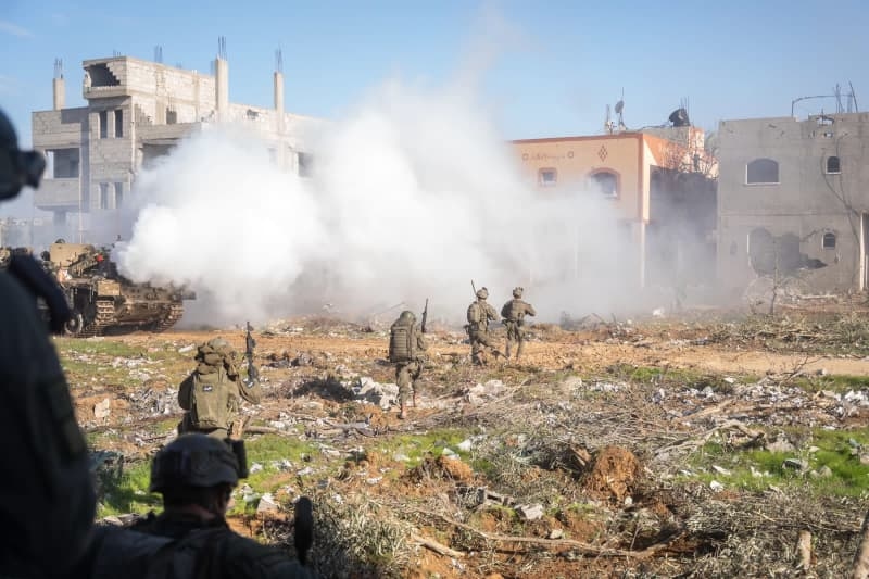 IDF begins encircling Beit Hanun, destroying Hamas infrastructure in northern Gaza