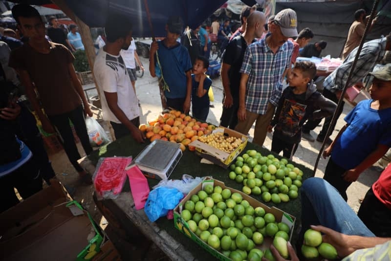'A fake narrative': Footage of 'bustling' Gaza markets counter Hamas starvation claims