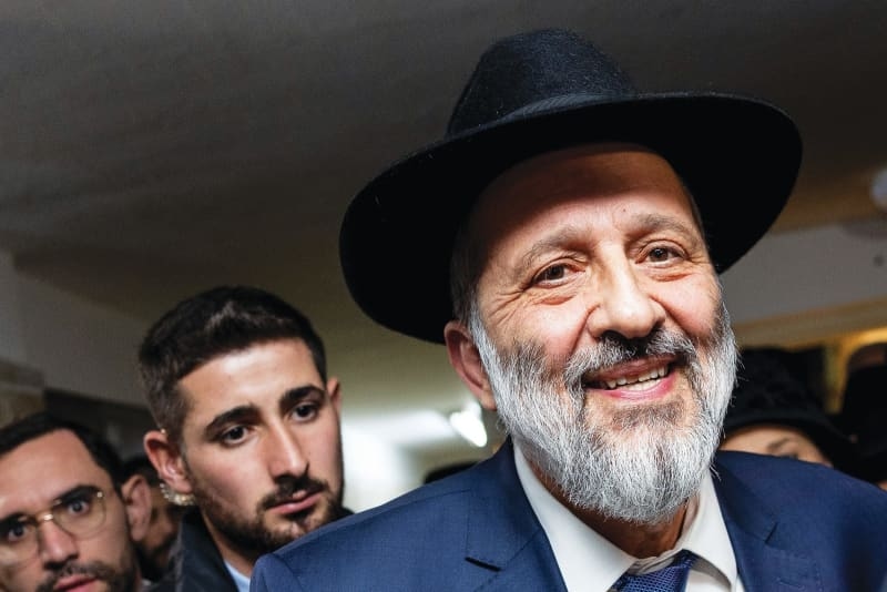 Deri to remain in Netanyahu's security cabinet, Shas's Arbel rescinds resignation