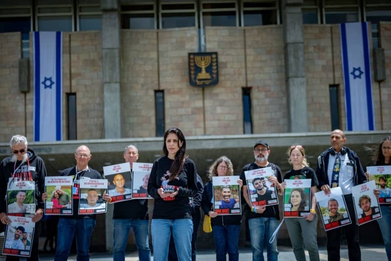 Israeli gov't no longer has mandate to avoid Oct. 7 state probe, bereaved parents say