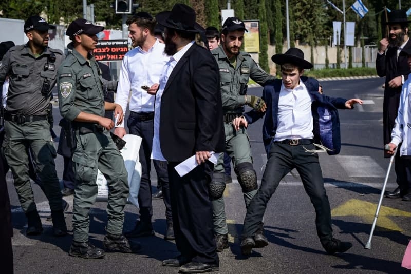 New haredi draft proposal by reservist NGOs gains traction on Knesset, still no clear framework