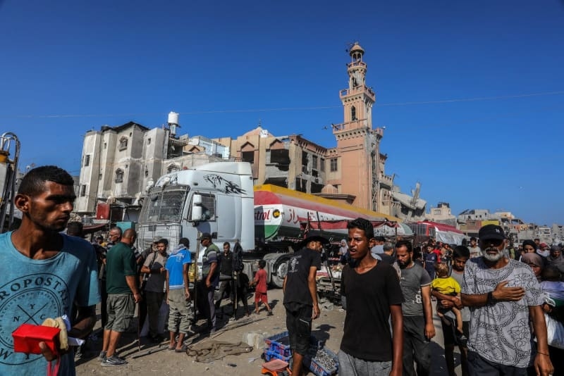 GHF offers to deliver UN aid for free as aid piles at Kerem Shalom Crossing