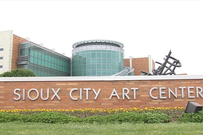 Sioux City Art Center to host opening reception for new art exhibition