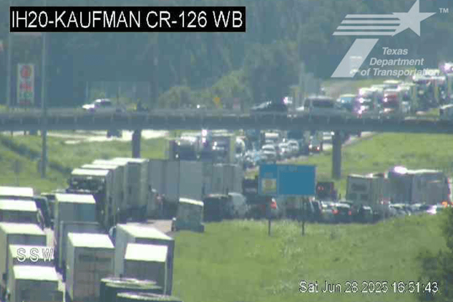 UPDATE: 4 dead, several injured in multi-vehicle crash backing up I-20 near Kaufman County