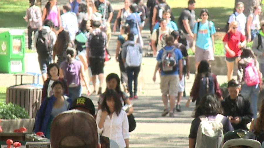 Government revokes visas from UH Manoa international students