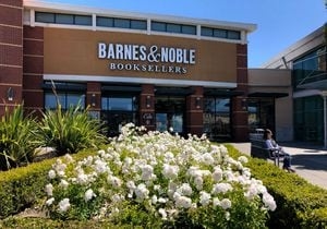 Barnes & Noble opens new bookstore in Issaquah