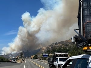 SR 14, SR 142 closures snarls travel in Columbia River Gorge as Burdoin Fire burns nearby