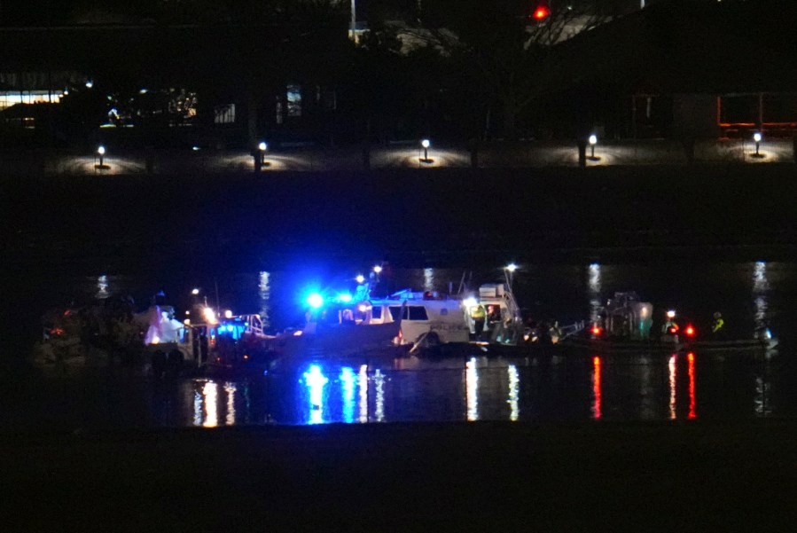Aviation expert weighs in on Washington D.C. crash; staffing issues cited in North Las Vegas collision in 2022