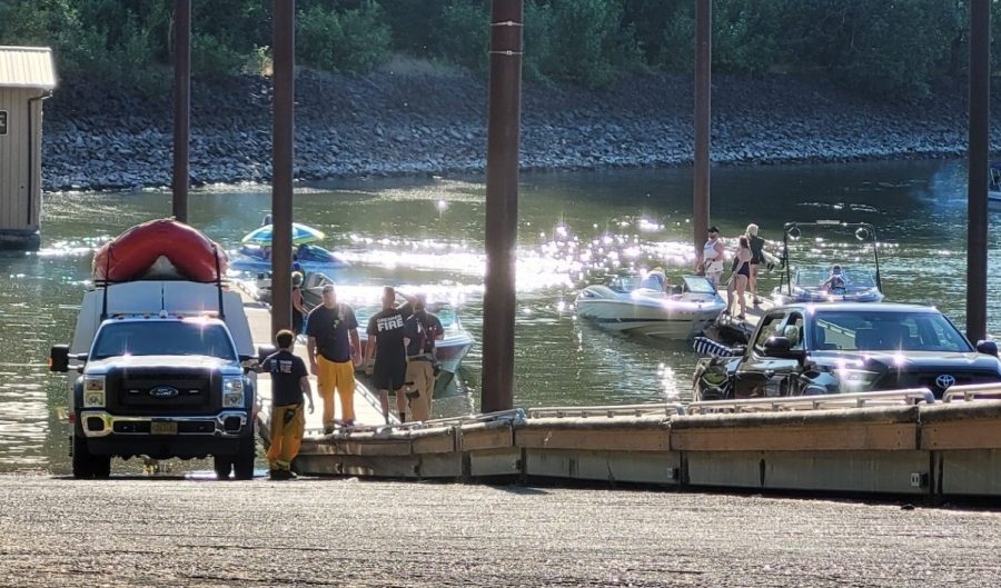 One injured in jet ski fire on Columbia River