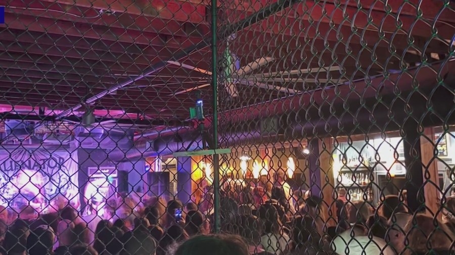 Portland bar hosts ‘In Bed By 10' happy hour DJ parties