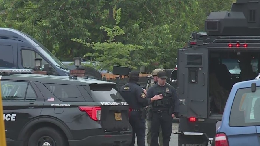 NE Portland armed carjacking search ends with no arrests after suspects flee