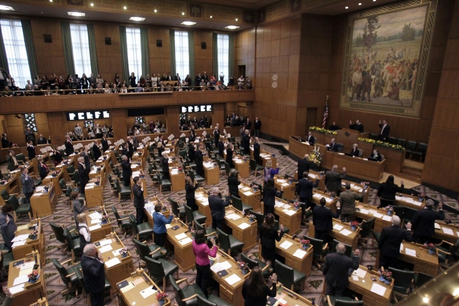 Oregon lawmakers rush to finalize $11B transportation package