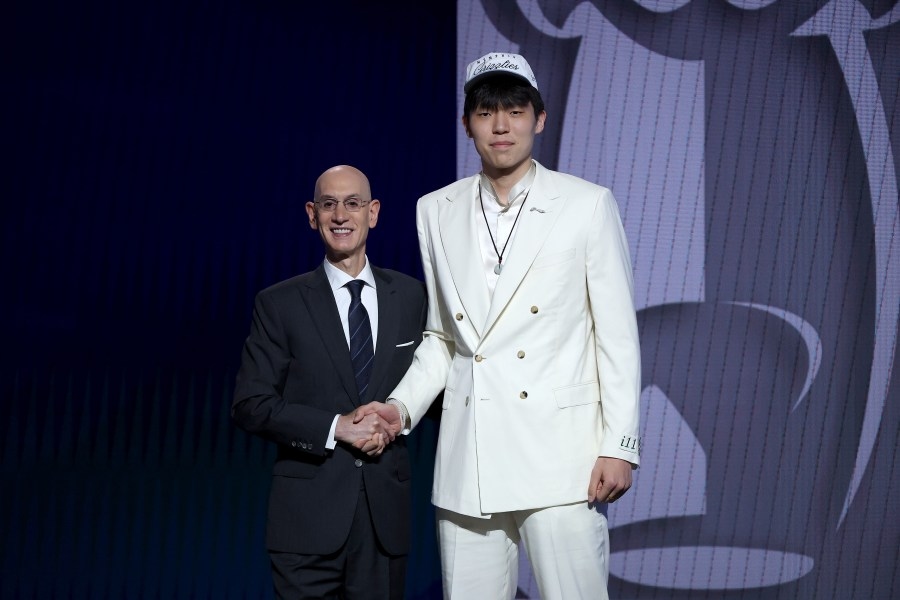 Portland Trail Blazers trade #11 pick, select Yang Hansen at #16