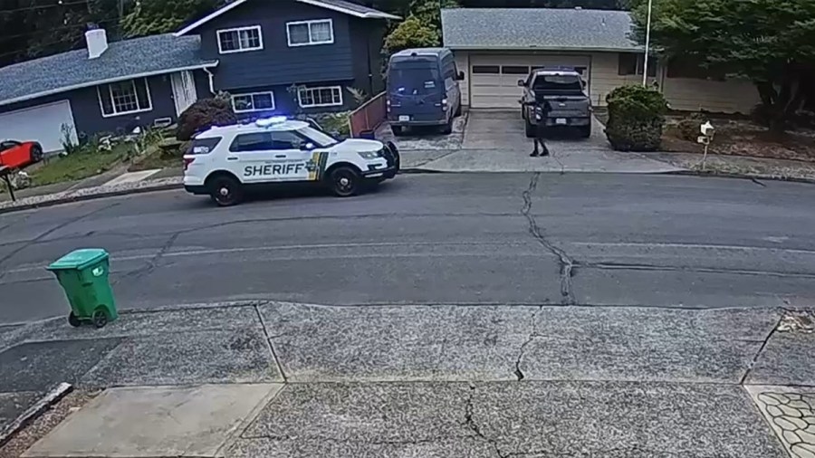 VIDEO: Deputy cleared of criminal charges after fatally shooting armed suspect