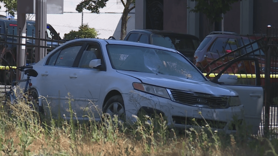 Driver flees police, hits pedestrians, crashes stolen car in NW Portland