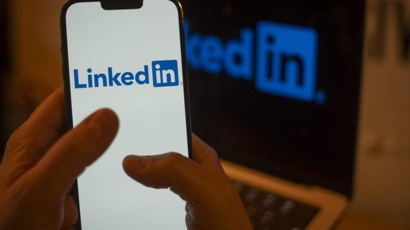 Bay Area tech job posting looking for people willing to work 6 days a week