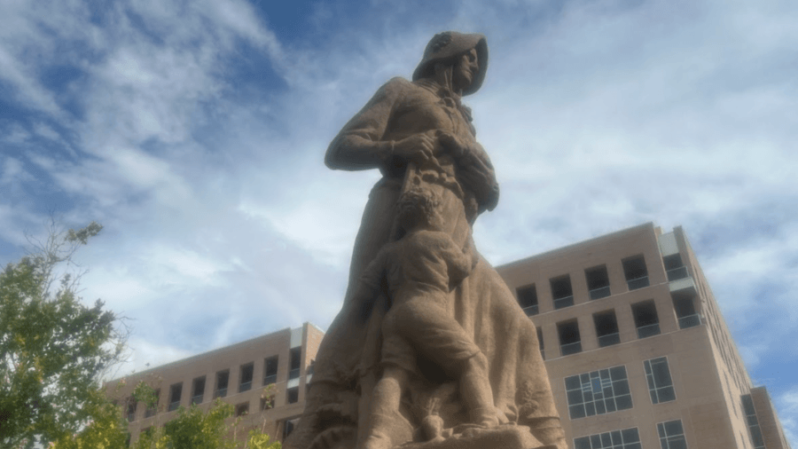 Albuquerque Reliques: A statue on Fourth honoring pioneer women