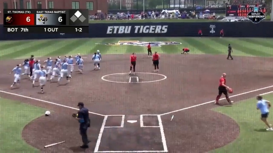 ETBU softball advances to Super Regionals