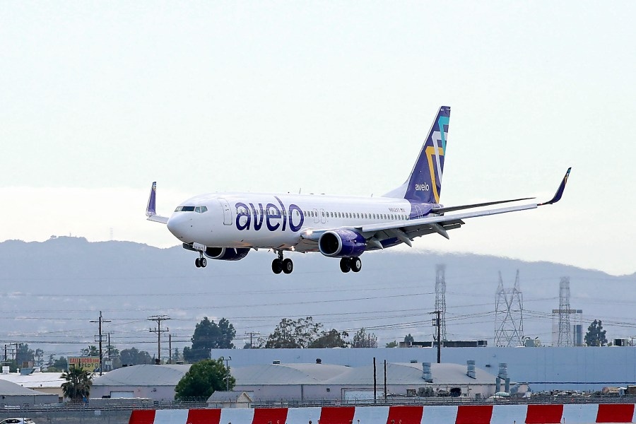 Major airline partner shutting down base at Burbank airport