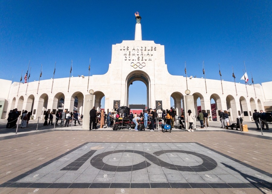L.A. hotels threaten to withdraw from Olympics deal over minimum wage hike