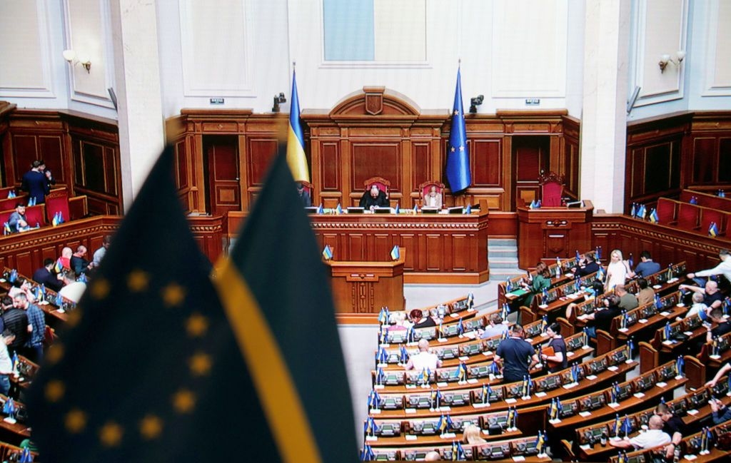 Parliament backs amendments for implementing US minerals deal in 1st reading