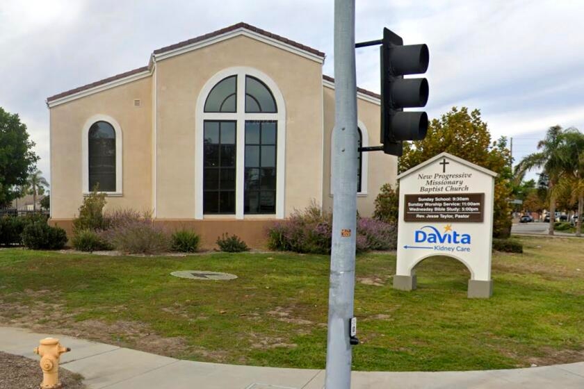 Pastor stole $200K from California church while its founder was dying, authorities say