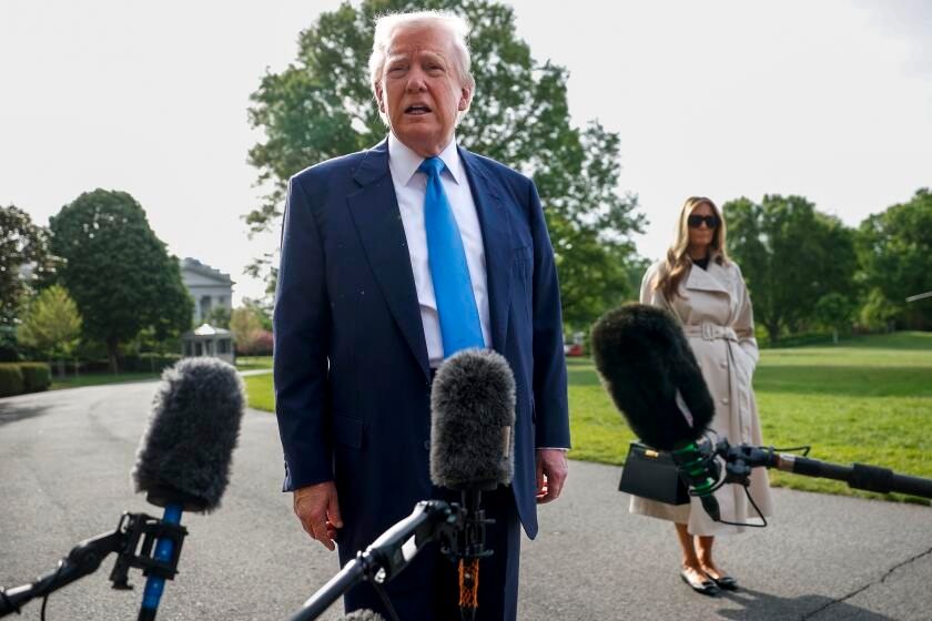 Paramount inches toward settling Trump's $20-billion '60 Minutes' lawsuit
