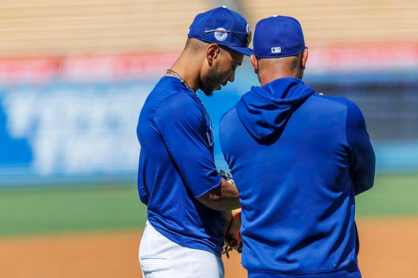 Dave Roberts gives Mookie Betts a day off as season-long slump continues
