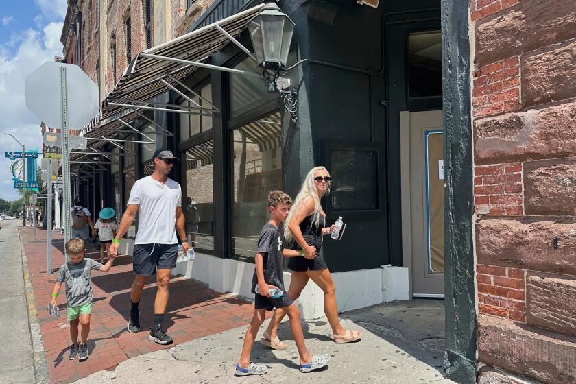 Paula Deen abruptly closes restaurant that launched her to celebrity chef status