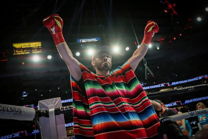 ICE seeks to deport Mexican boxer Julio César Chávez Jr., alleges links to Sinaloa cartel