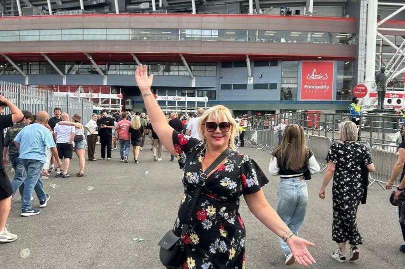 Oasis fan paid £35 for restricted view ticket and 'couldn't believe' what happened