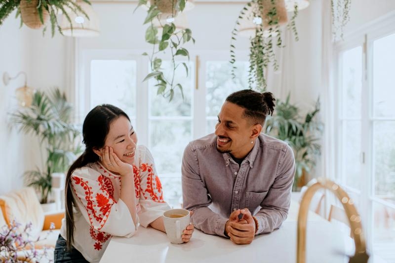 9 Beige Flags in a Relationship That Show Your Partner's a Perfect Companion