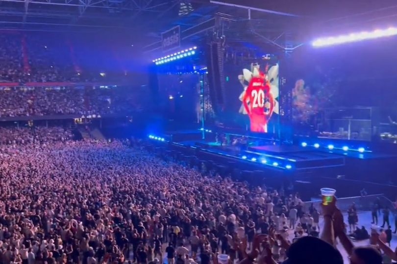 Oasis pay poignant tribute to late Liverpool star Diogo Jota during Live Forever in huge reunion gig