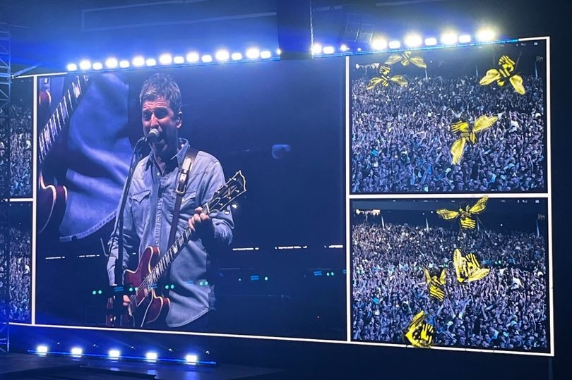 Oasis pay tribute to victims of Manchester Arena attack at first gig since 2009